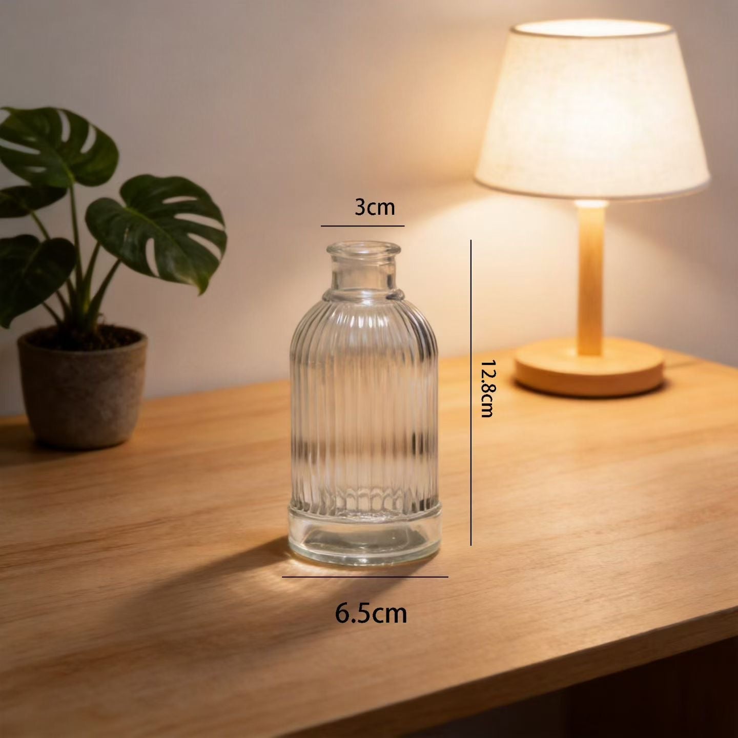 Clear Ribbed Glass Flower Vase – Decorative Bud Vase for Home Table Centerpiece (S / M / L)